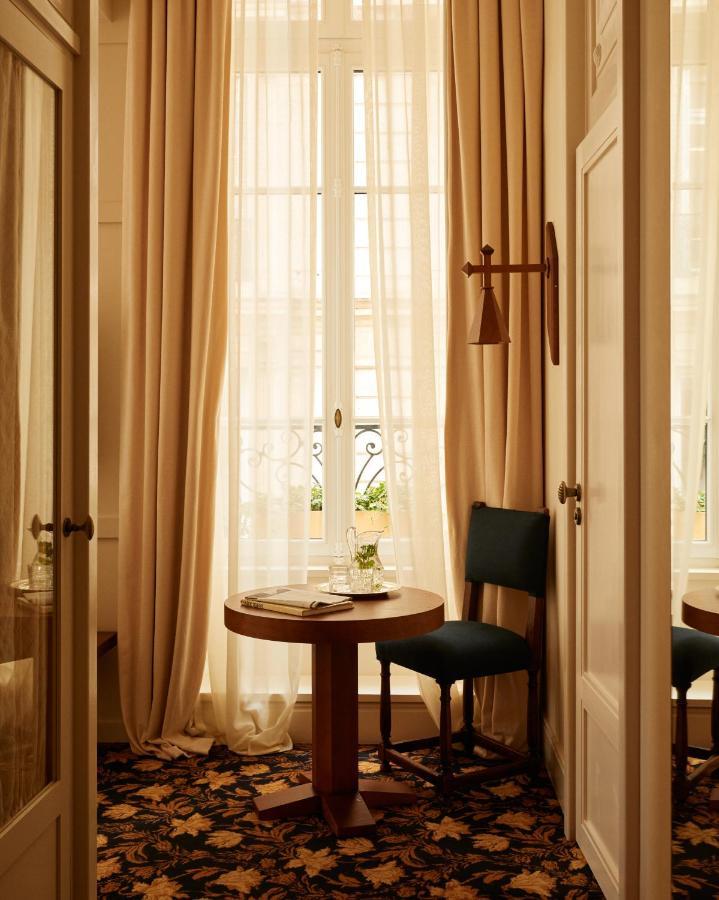 Chateau Voltaire Paris Exterior photo
